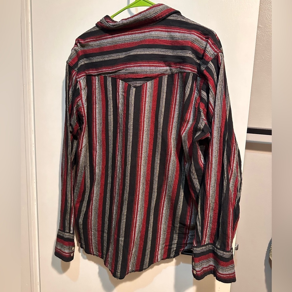 Vintage Wrangler red and black striped pearl snap button down long sleeve - Picture 7 of 8